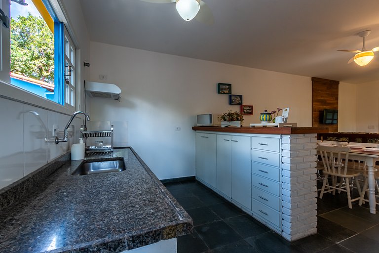 Casa com piscina compartilhada a 700m praia Curral