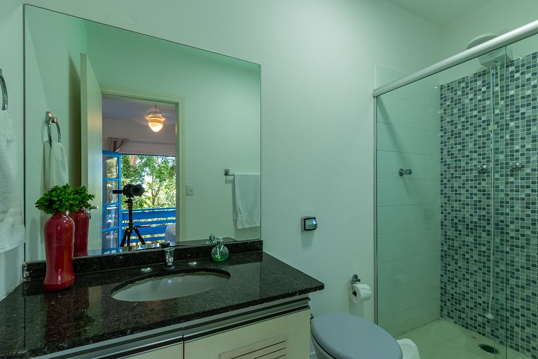 Casa com piscina compartilhada a 700m praia Curral