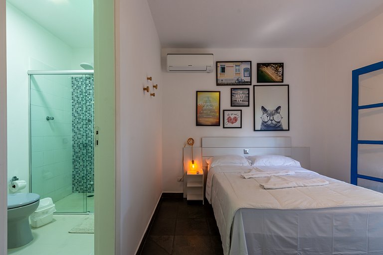 Casa com piscina compartilhada a 700m praia Curral