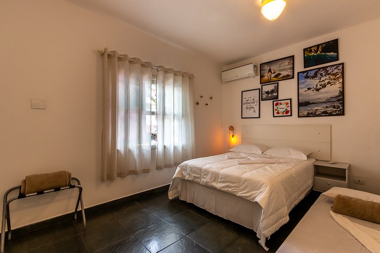 Casa com piscina compartilhada a 700m praia Curral