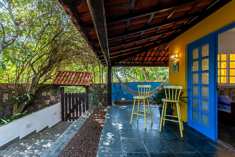 Casa com piscina compartilhada a 700m praia Curral
