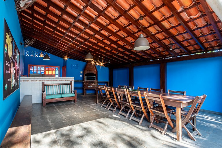 Casa com piscina compartilhada a 700m praia Curral
