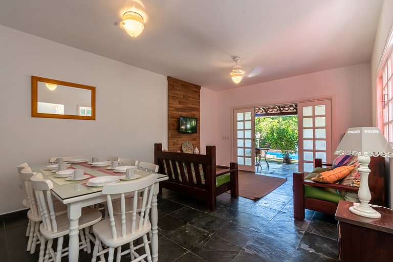Casa com piscina compartilhada perto da praia