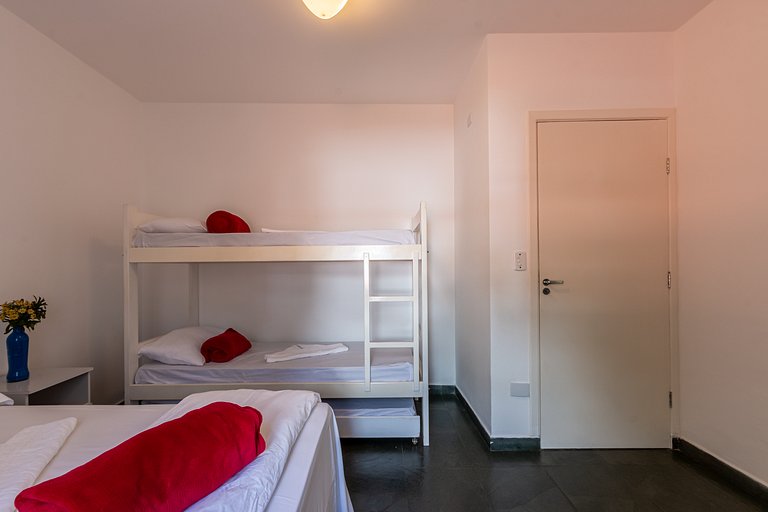 Casa com piscina compartilhada perto da praia
