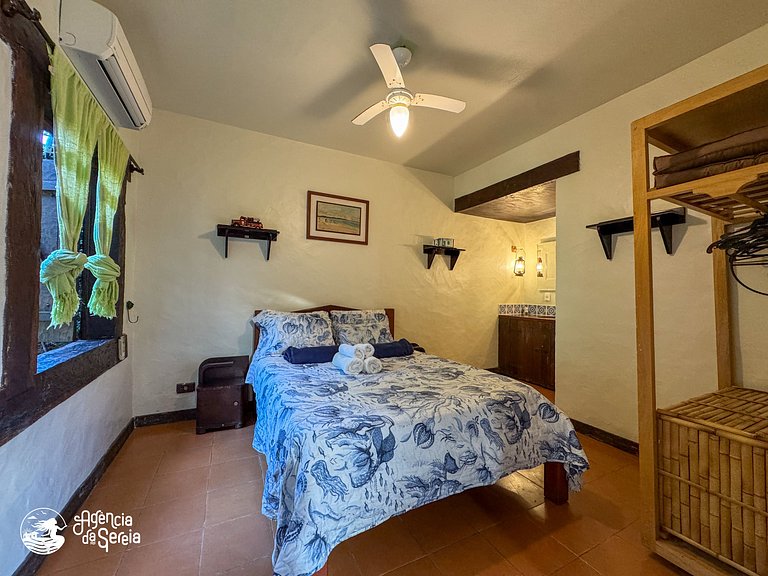 Casa com piscina perto praia do Engenho e da Vila