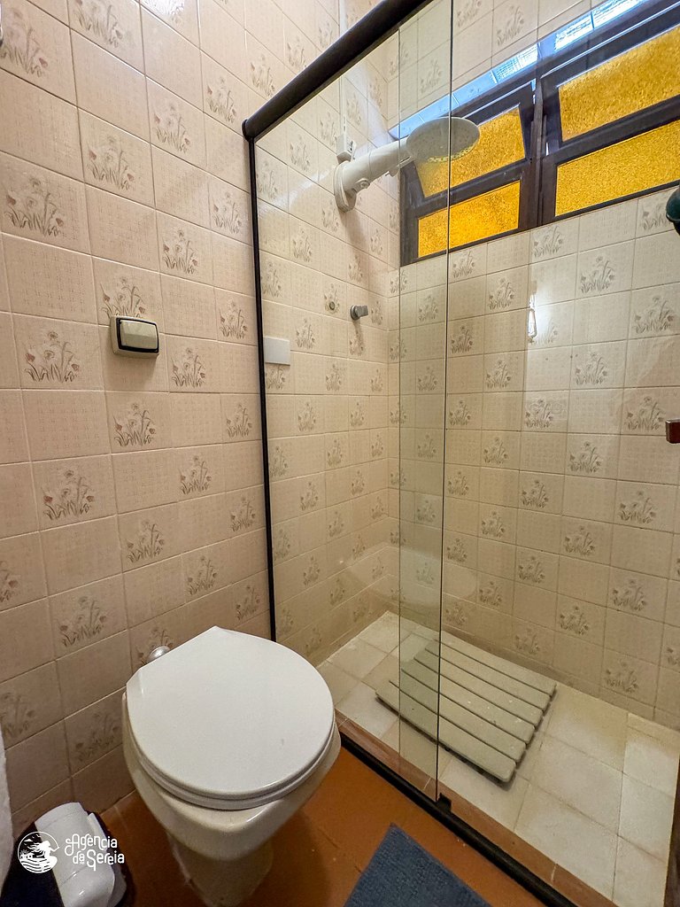 Casa com piscina perto praia do Engenho e da Vila