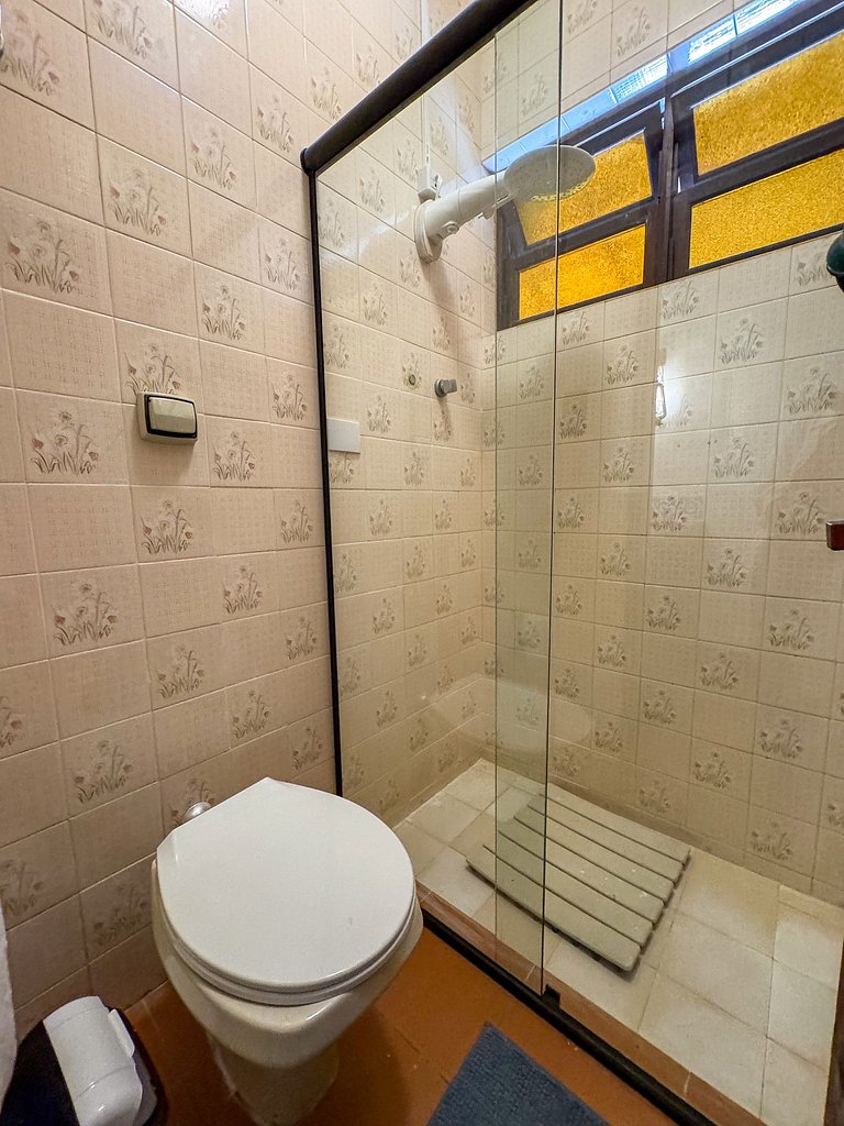 Casa com piscina perto praia do Engenho e da Vila
