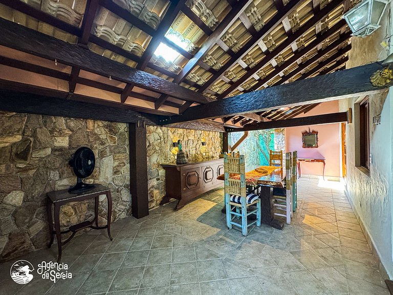 Casa com piscina perto praia do Engenho e da Vila