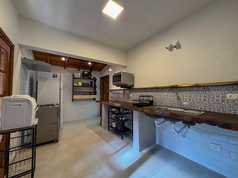 Casa com piscina perto praia do Engenho e da Vila